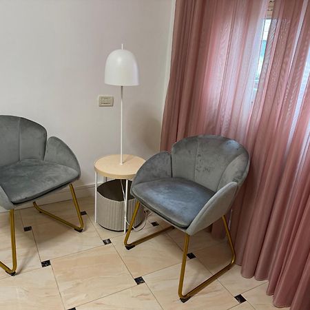 Riva Dei Fiori Apartment Viareggio Bagian luar foto