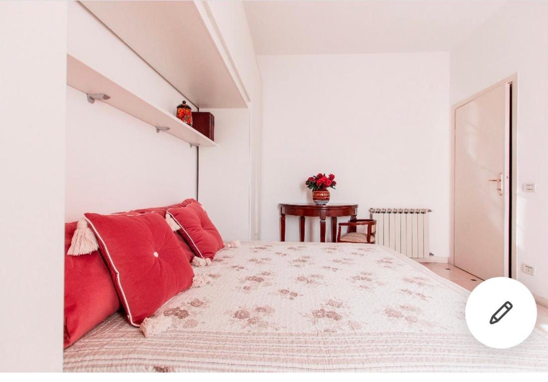 Riva Dei Fiori Apartment Viareggio Bagian luar foto